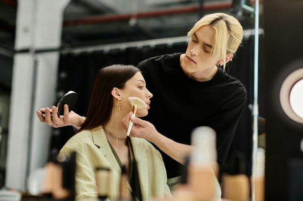 What Are the Best Techniques for Wearing a Maxi Skirt in a Corporate Environment?